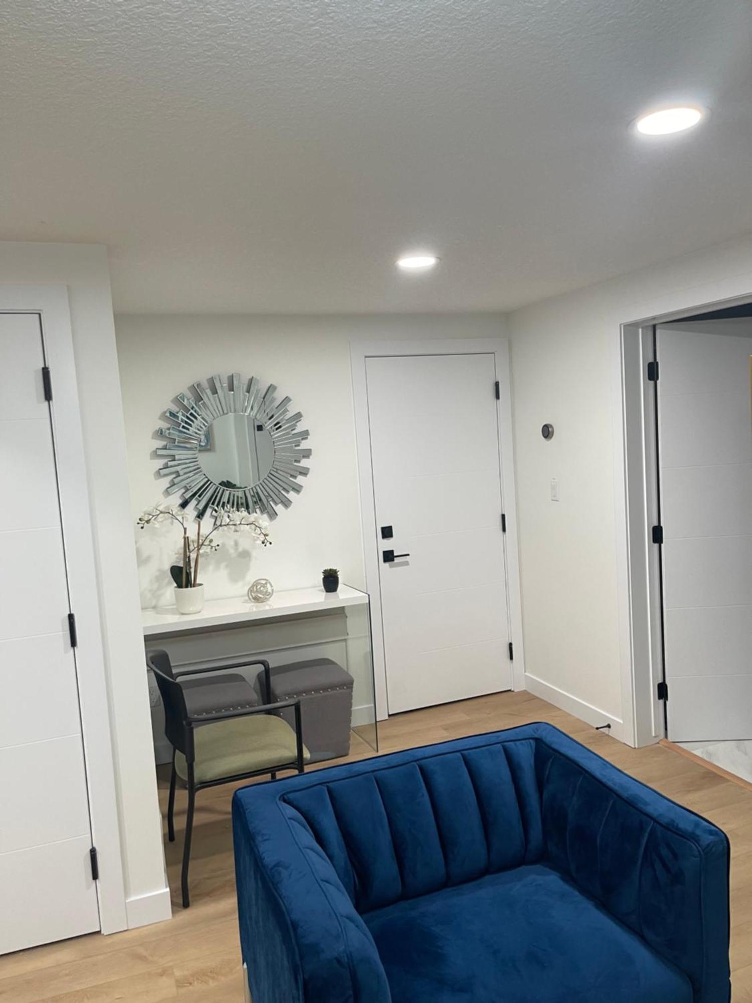 Stylish 2 Bedroom In Sw Close To Windermere And International Airport