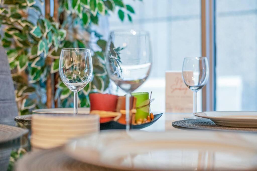 Chic 2-bedroom With Arcade * Edmonton