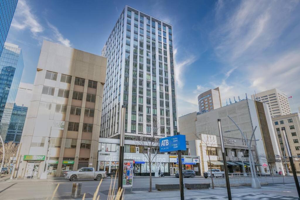 Chic 2-bedroom With Arcade Edmonton