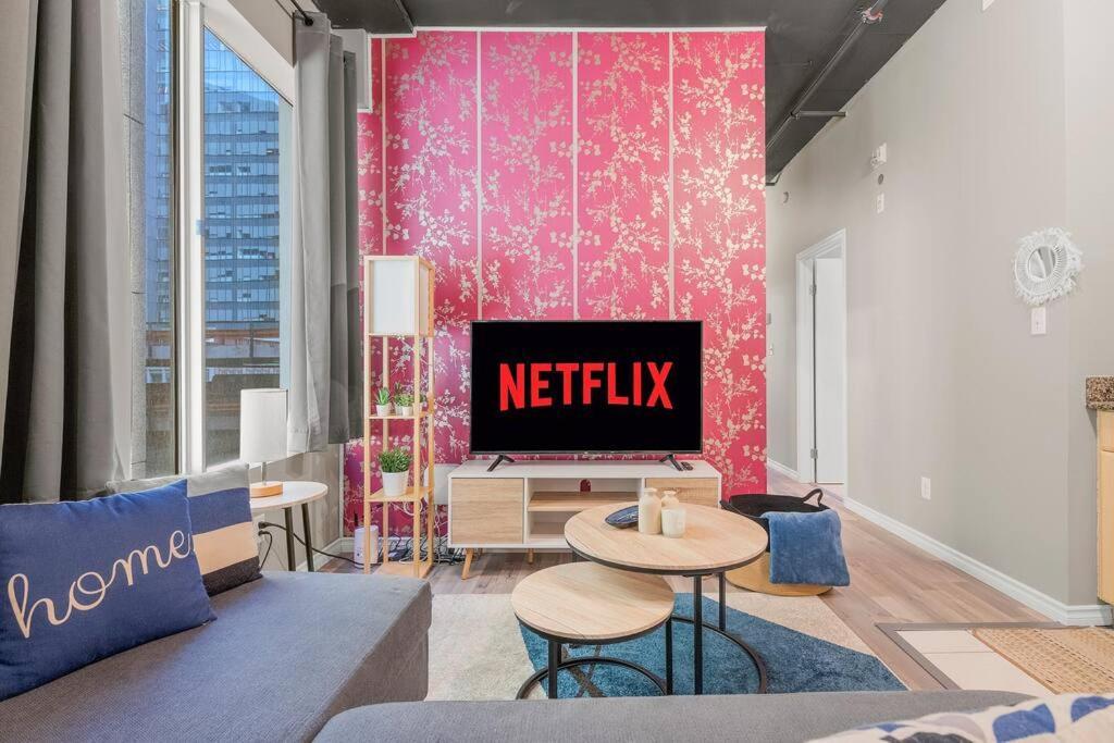 Chic 2-bedroom With Arcade Apartment *