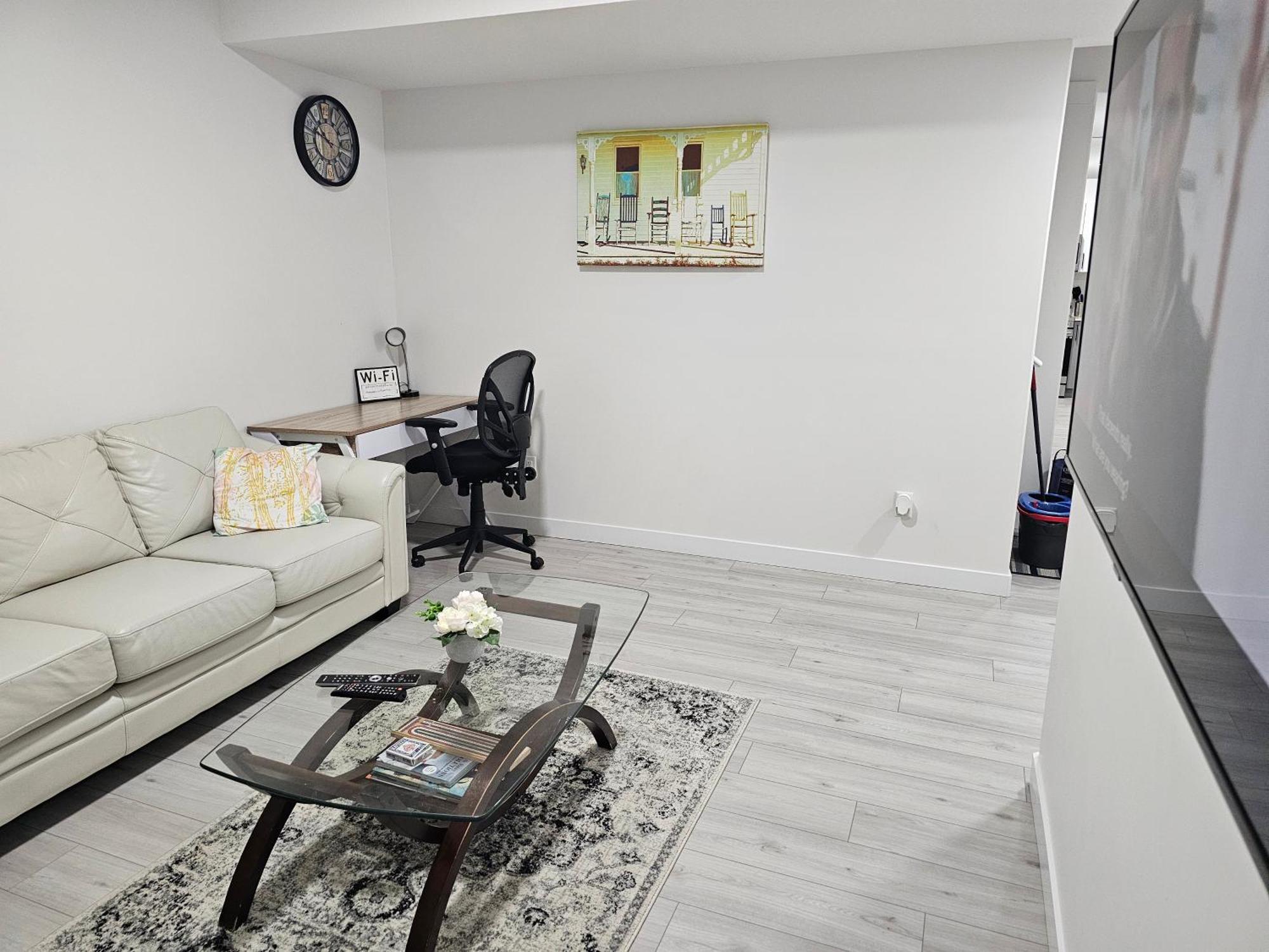 New Built House, In Style Guest Suite, 2bedroom, 2bed, 2bath *