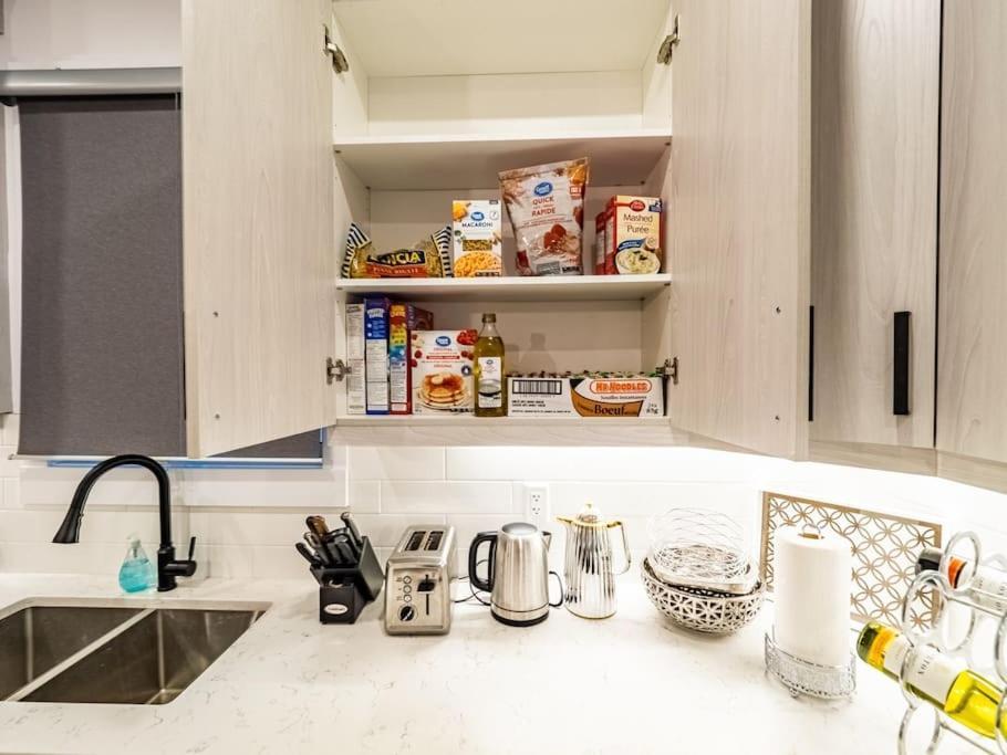 Welcome To Happy Place Where Cozy Comfort Meets Exquisite Luxury Edmonton