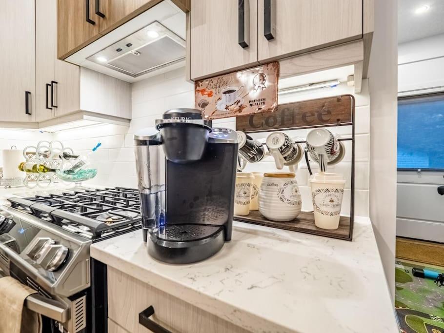 Welcome To Happy Place Where Cozy Comfort Meets Exquisite Luxury *