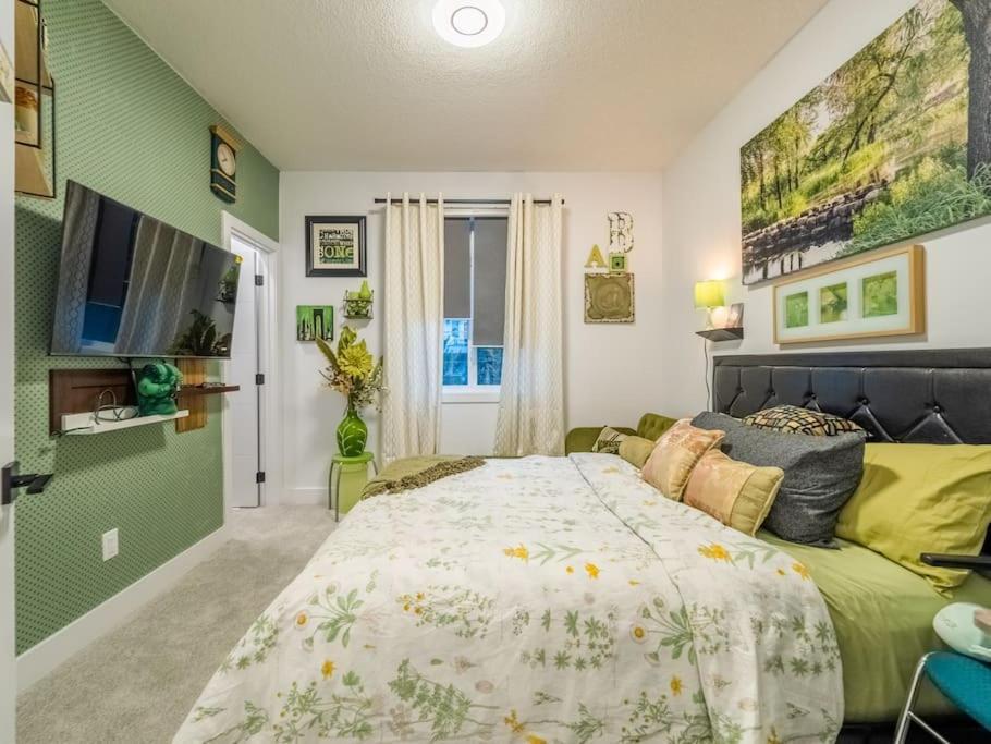 Welcome To Happy Place Where Cozy Comfort Meets Exquisite Luxury *