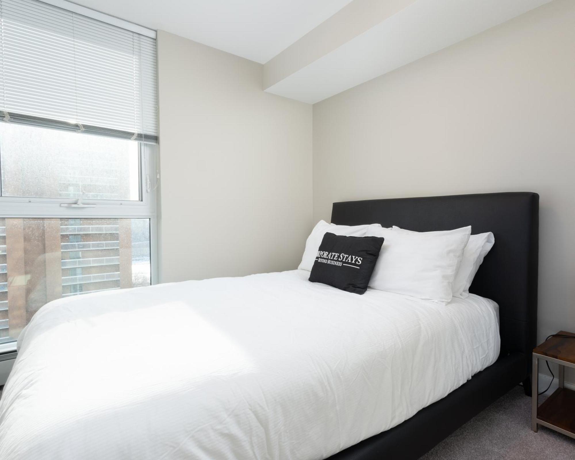 Hendrix Luxury By Corporate Edmonton