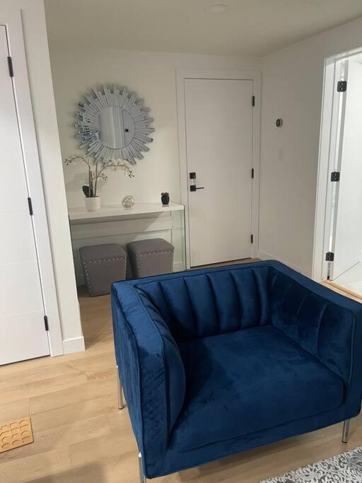 Stylish 2 Bedroom In Sw Close To Windermere And International Airport Edmonton