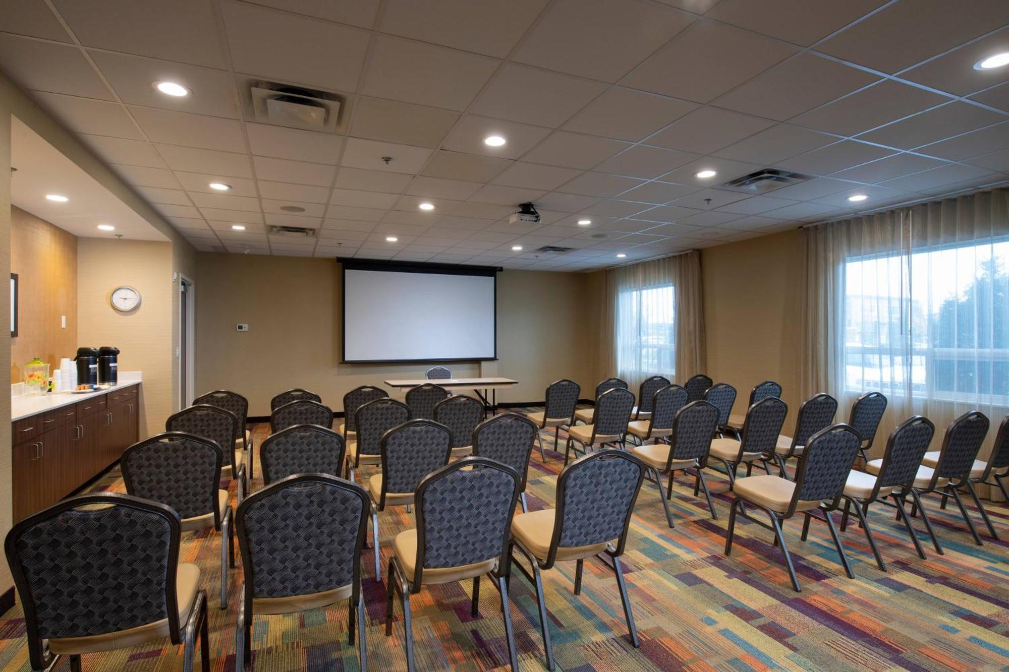Hotel Fairfield & By Marriott North Edmonton