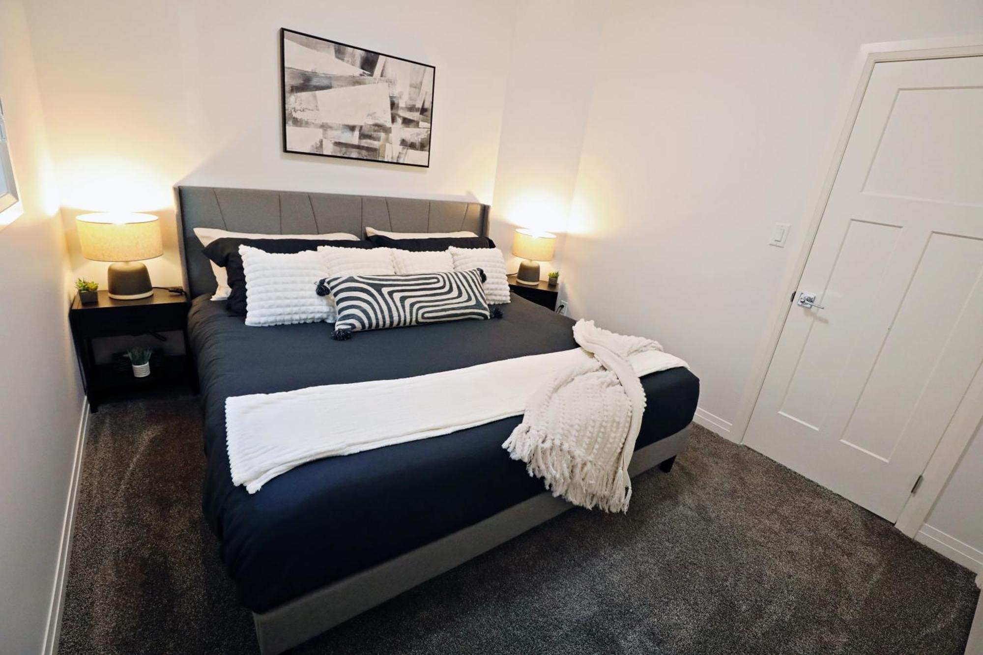 Three King Beds,central A/c,fireplace,park,disney+ Holiday home *