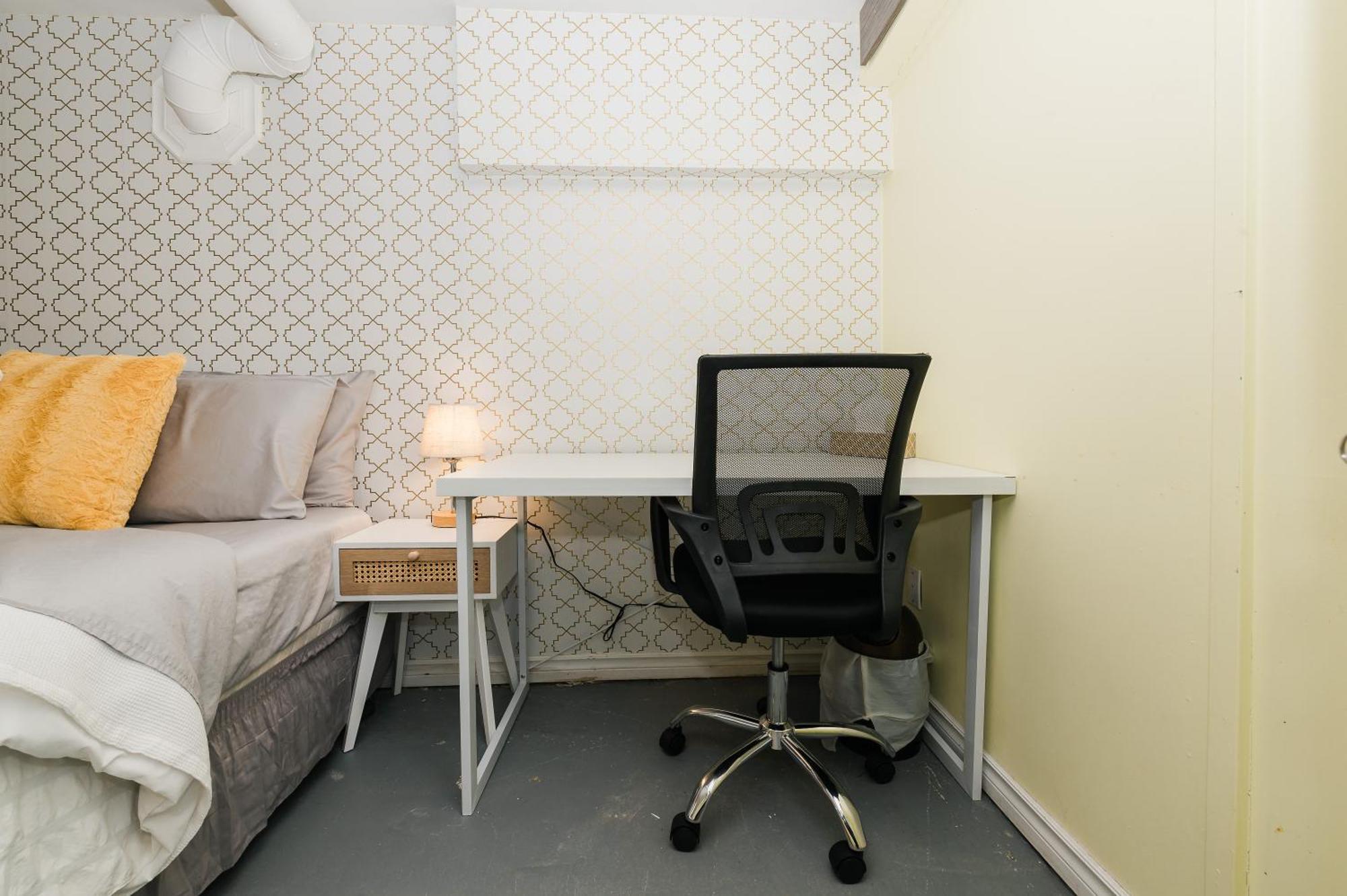Quaint & Cozy Bed & Breakfast Edmonton