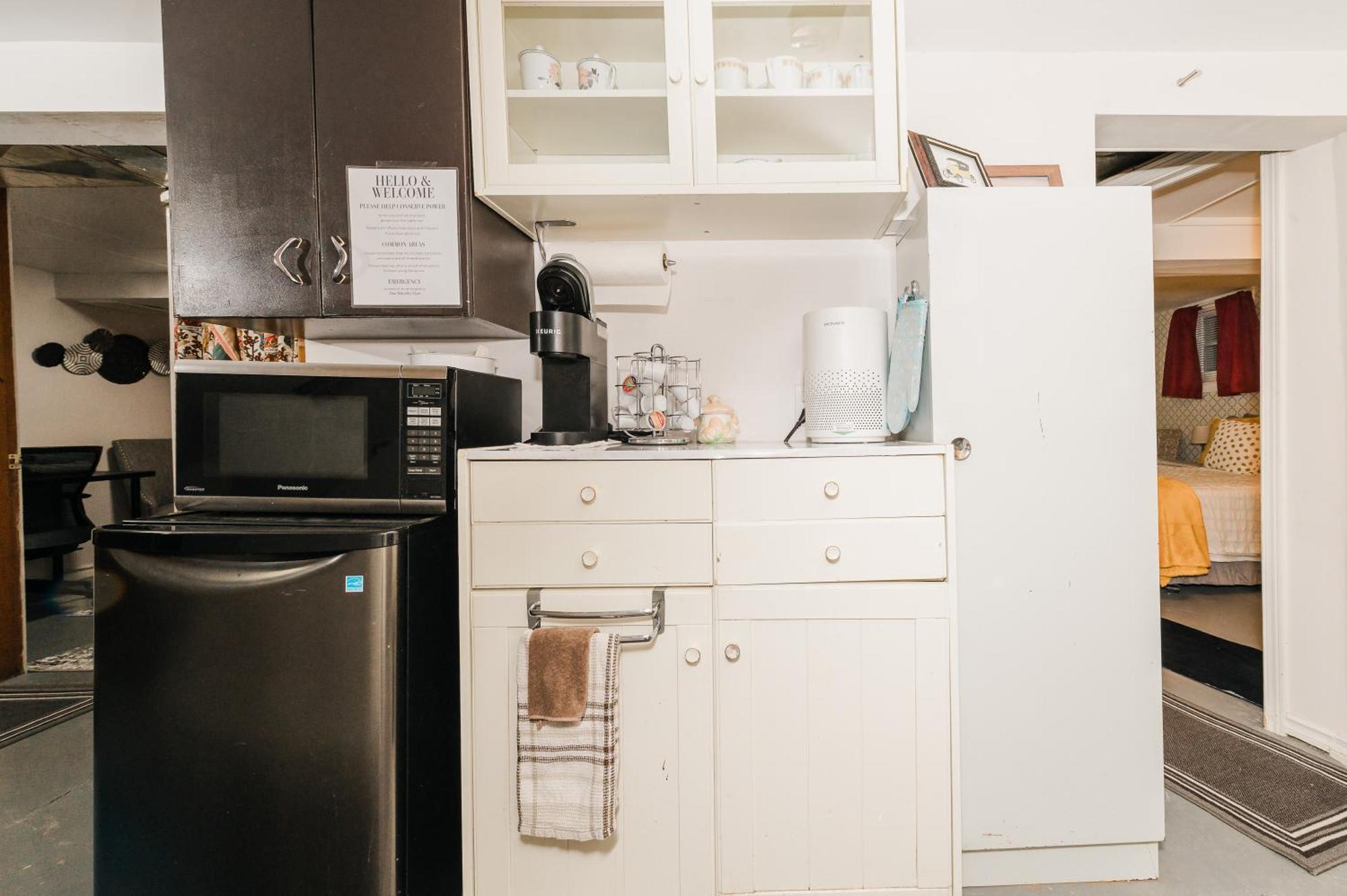 Quaint & Cozy Bed & Breakfast Edmonton