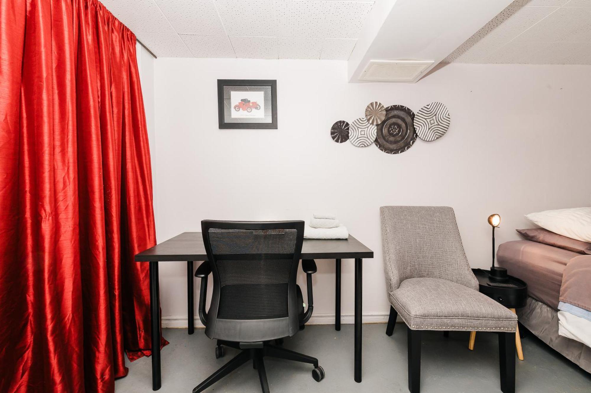 Quaint & Cozy Bed & Breakfast Edmonton