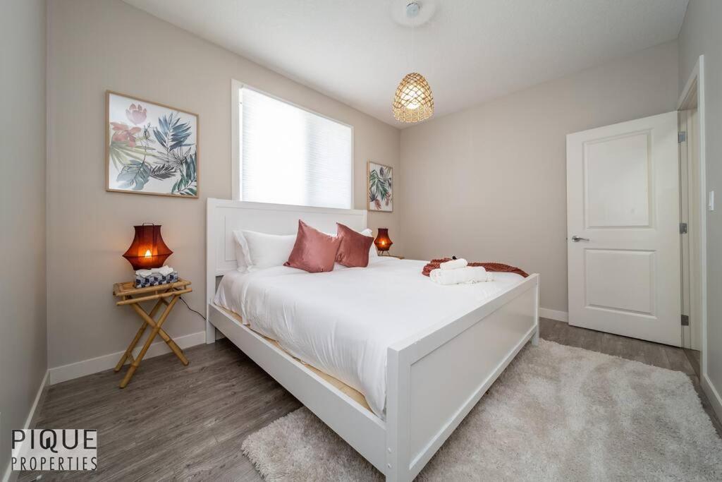 Boho Vibes - Patio & Bbq - King Bed - Garage Parking * Edmonton