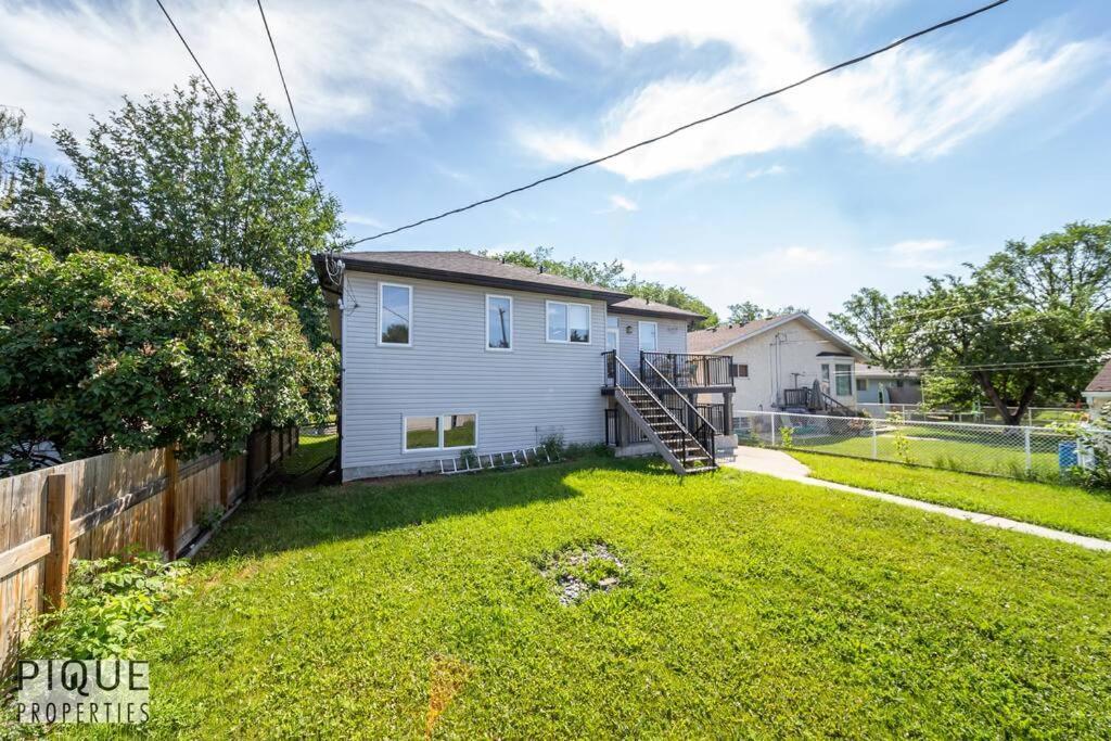Holiday home Boho Vibes - Patio & Bbq - King Bed - Garage Parking *