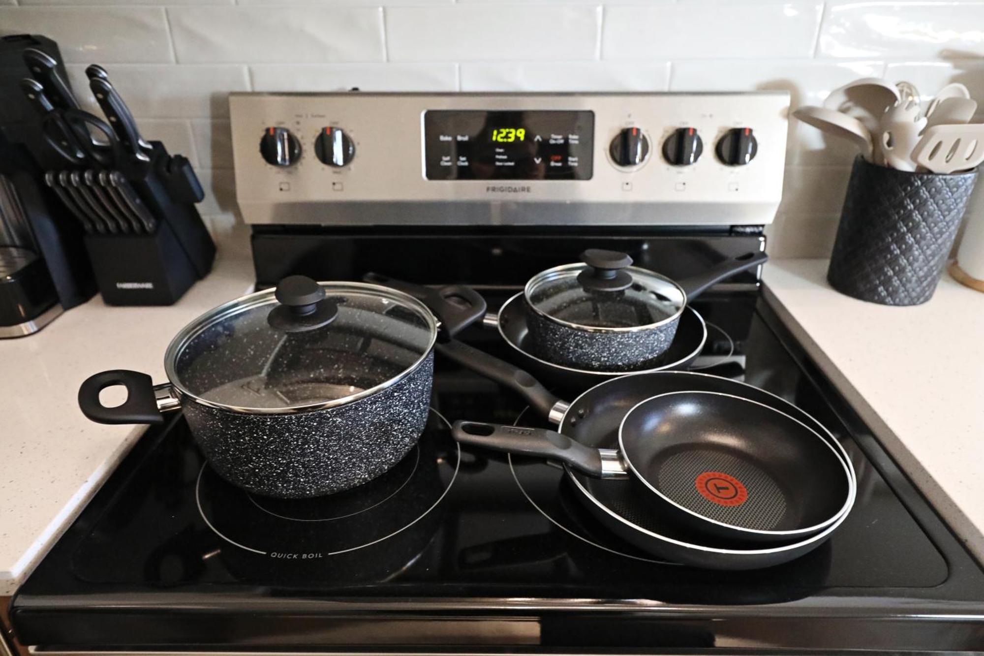 5 Bedroom, Ac, Rogers, Commonwealth, Expo * Edmonton