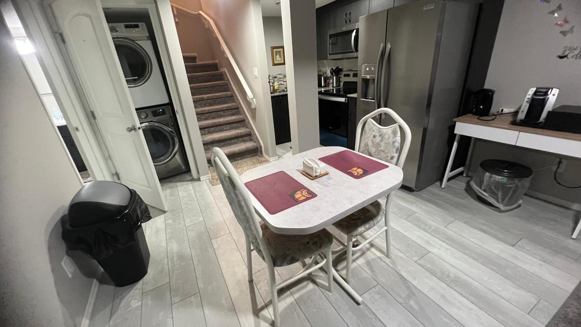 Fully Separate & Private Guest * Edmonton