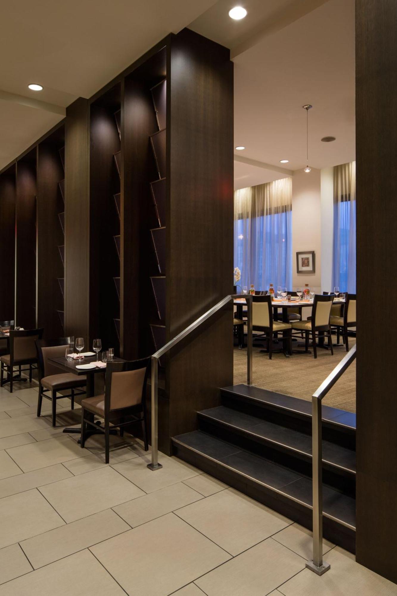 Delta By Marriott South Conference Centre 4*