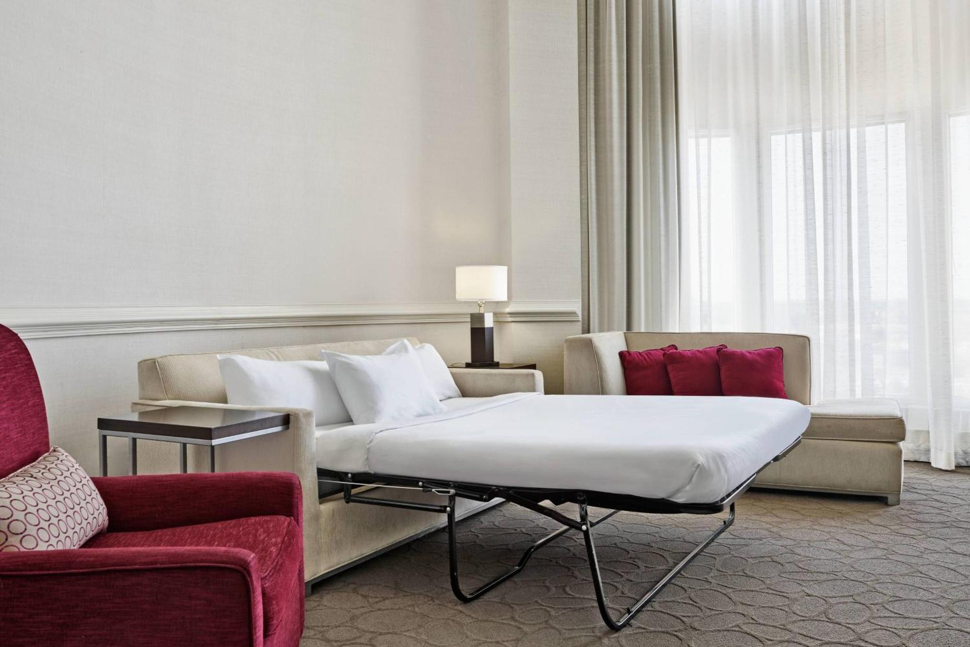 Delta By Marriott South Conference Centre 4*