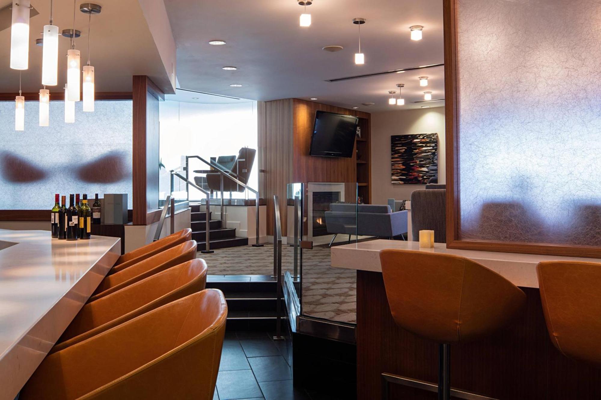 Hotel Delta By Marriott South Conference Centre 4*