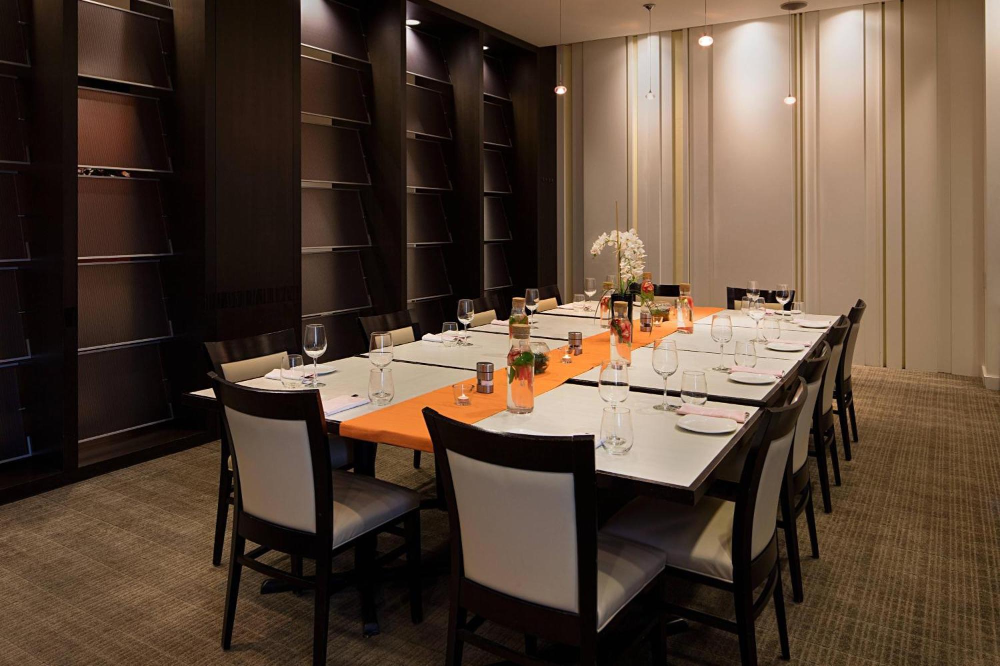 Delta By Marriott South Conference Centre Hotel 4*