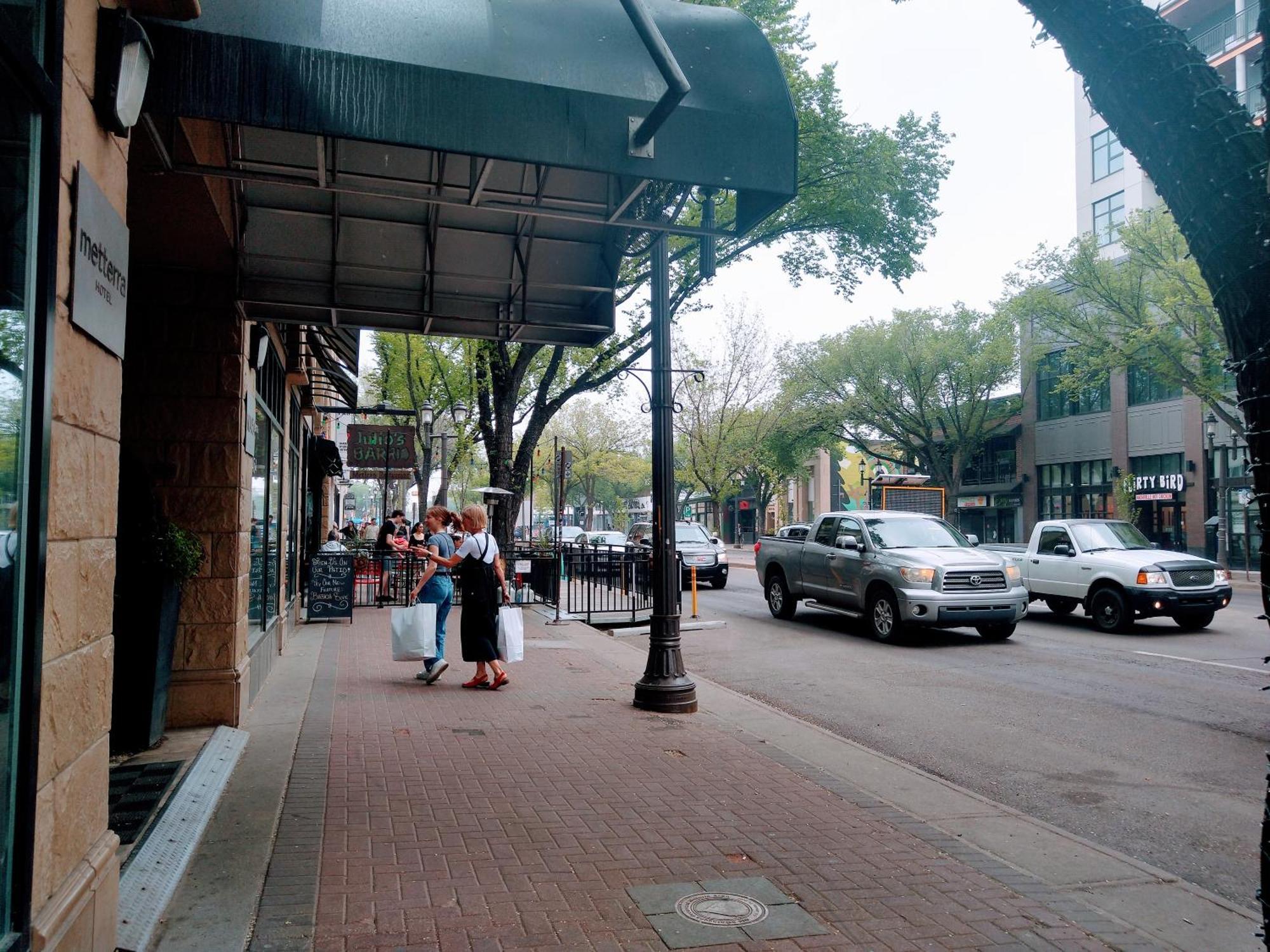 U Of A Homestay, Trails & Whyte Ave Homestay *