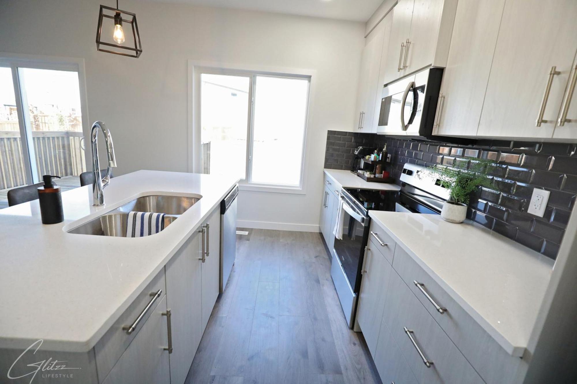 Holiday home Beautiful 3 King Beds,garage,airport,disney+ Edmonton