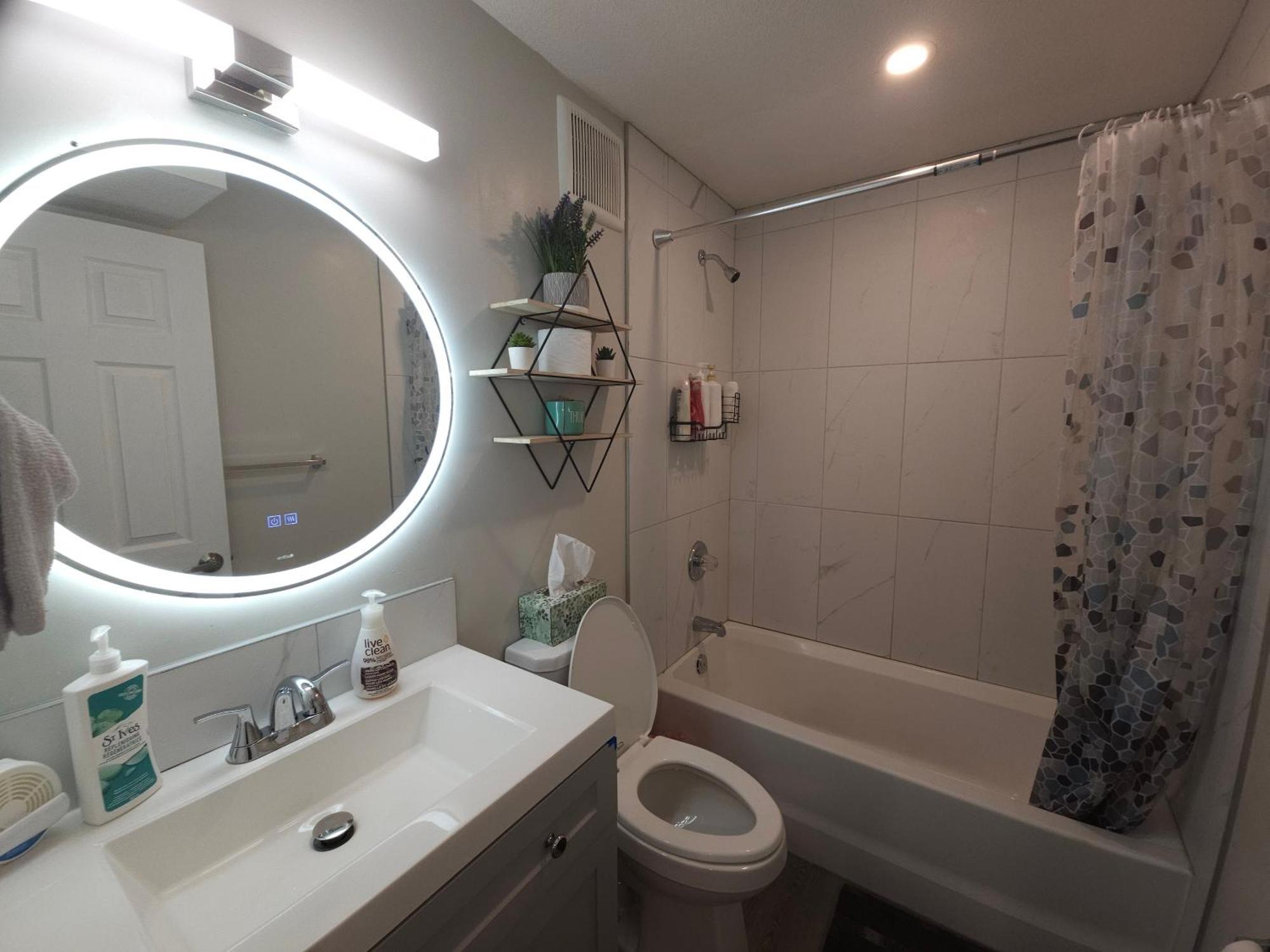 Cozy 2 Bedroom Suite, Queen Beds, Near The Airport Edmonton