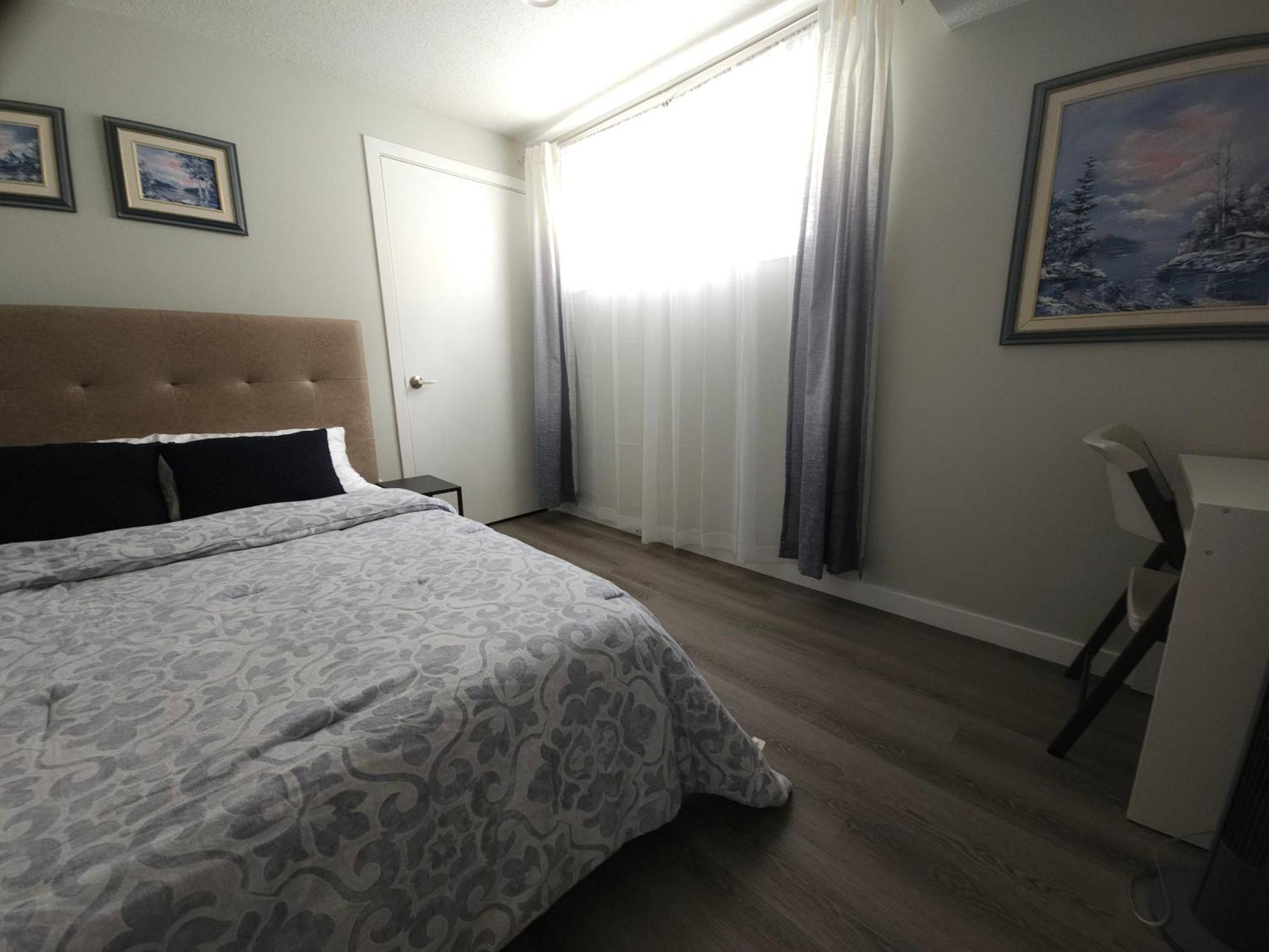 Cozy 2 Bedroom Suite, Queen Beds, Near The Airport * Edmonton