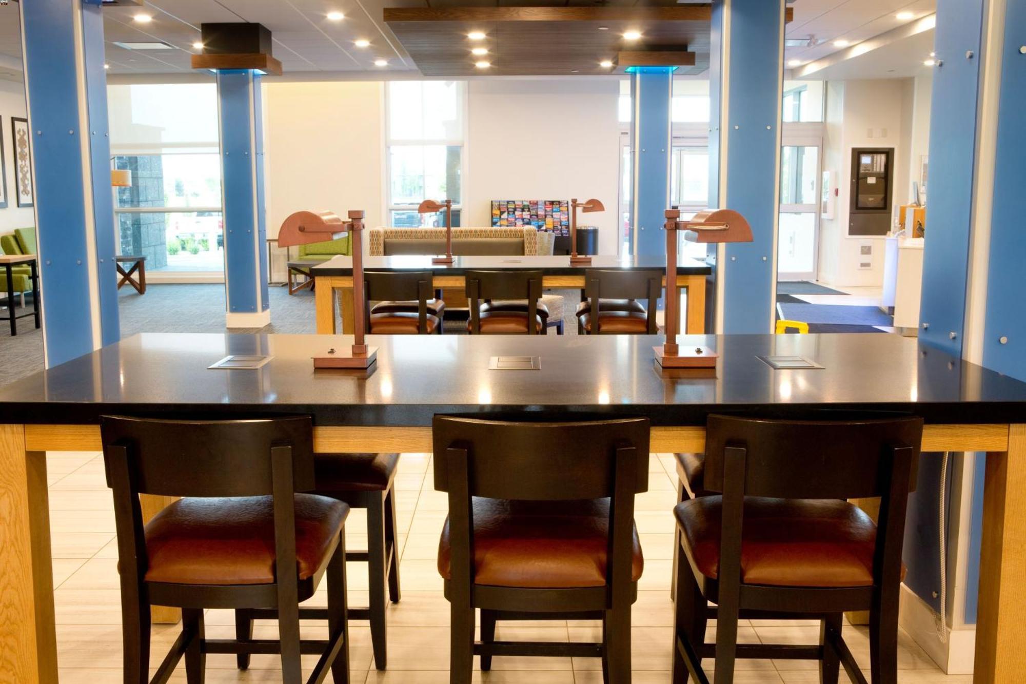 Express & - Sw - Windermere By Ihg 3* Edmonton