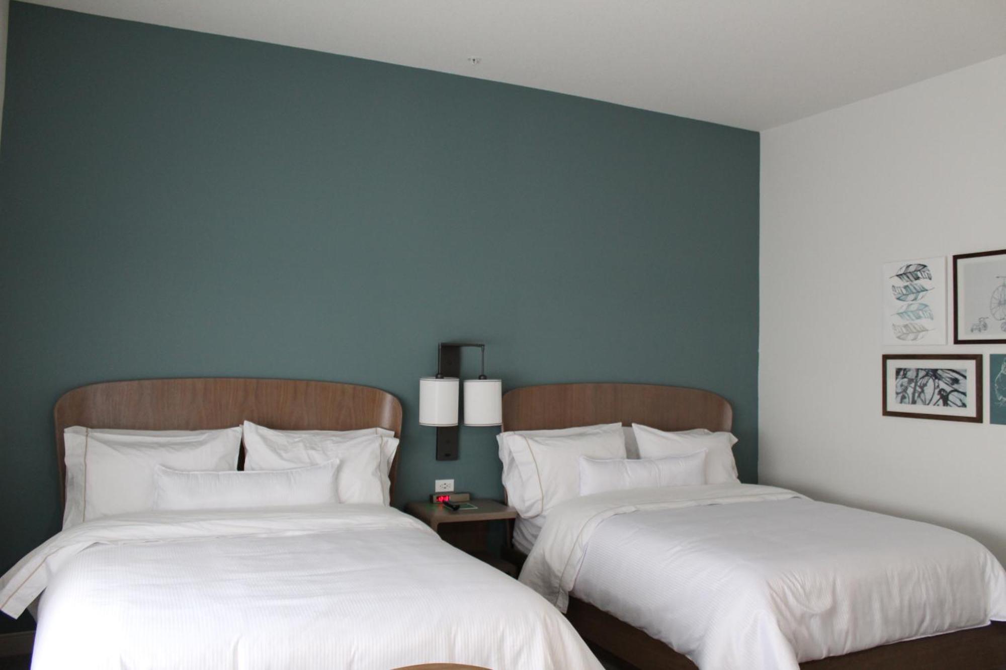 Hotel Element West Edmonton