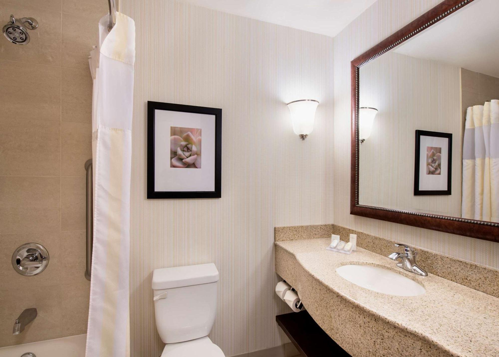 Hilton Garden West Hotel