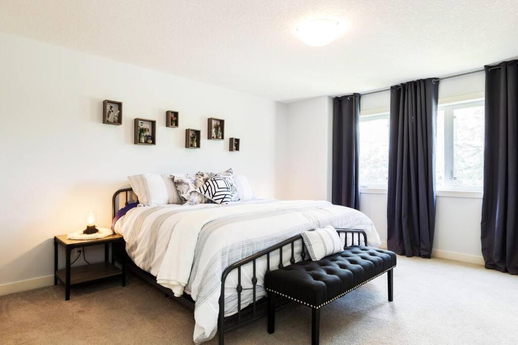 Apartment Modern - King Bed - Garage - Long Edmonton