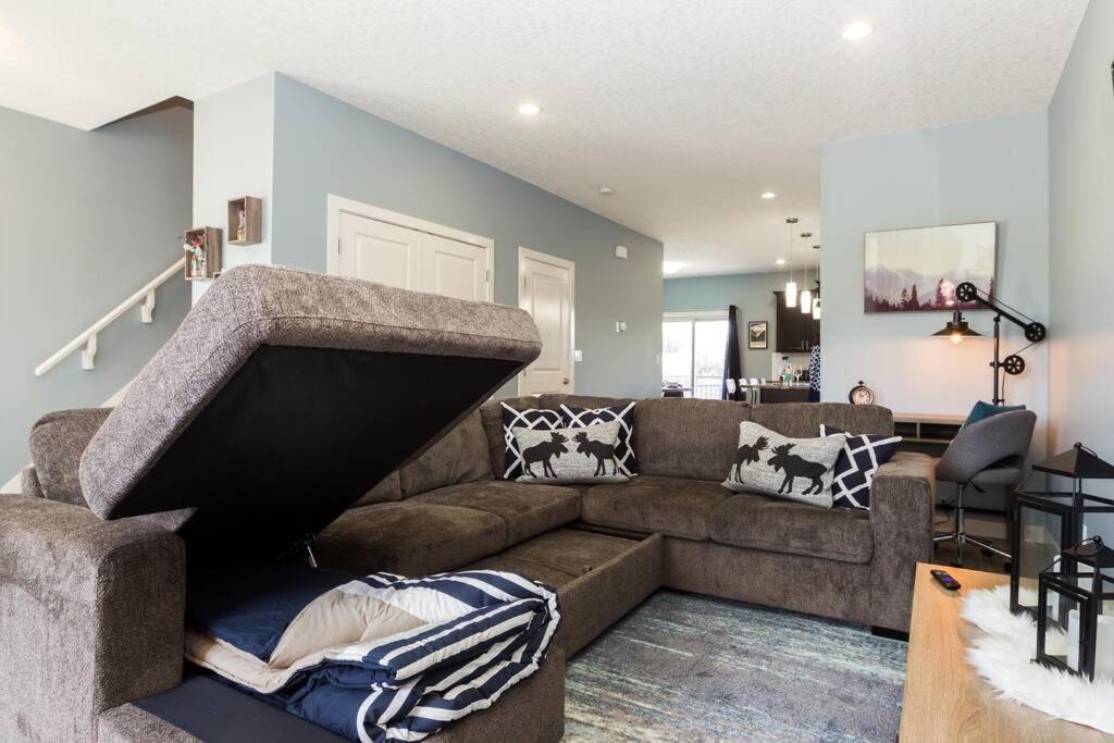 Modern - King Bed - Garage - Long Edmonton