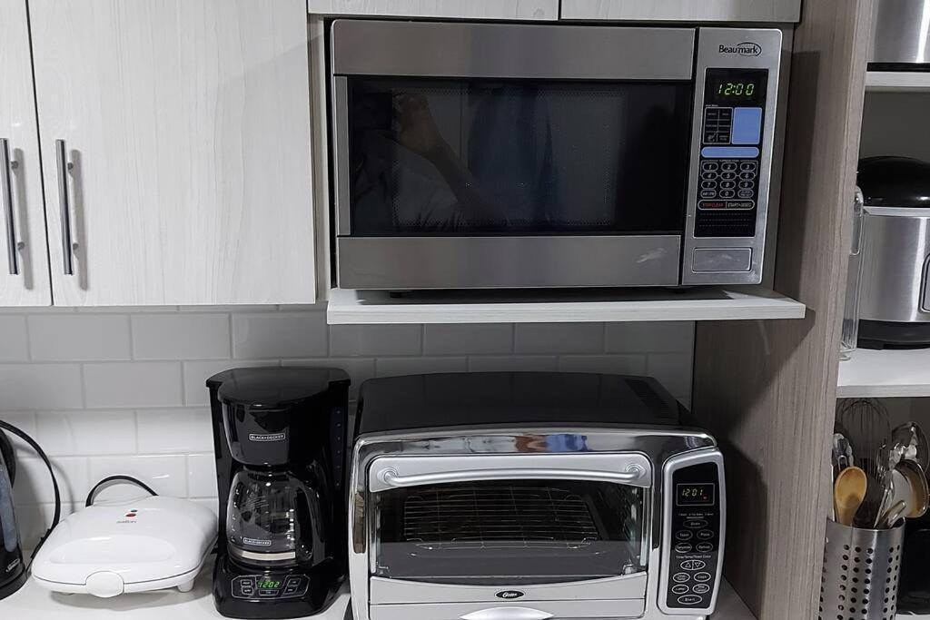 Cozy 2-bedroom Basement Guest With Private Entrance And Proximity To The Airport * Edmonton