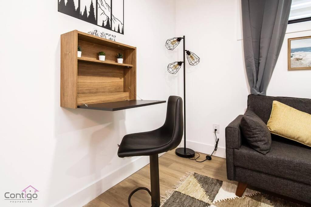 The Zen Den, King Bed, Near Dt, Wem, Heated Floor, Bsmt Apartment