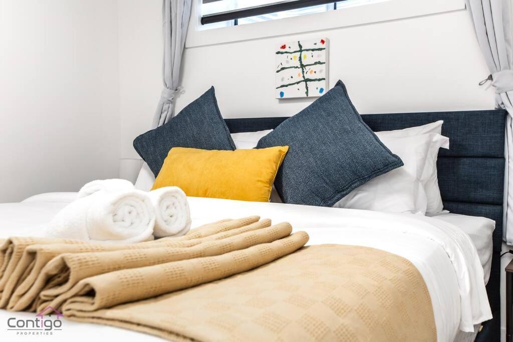 Apartment The Zen Den, King Bed, Near Dt, Wem, Heated Floor, Bsmt