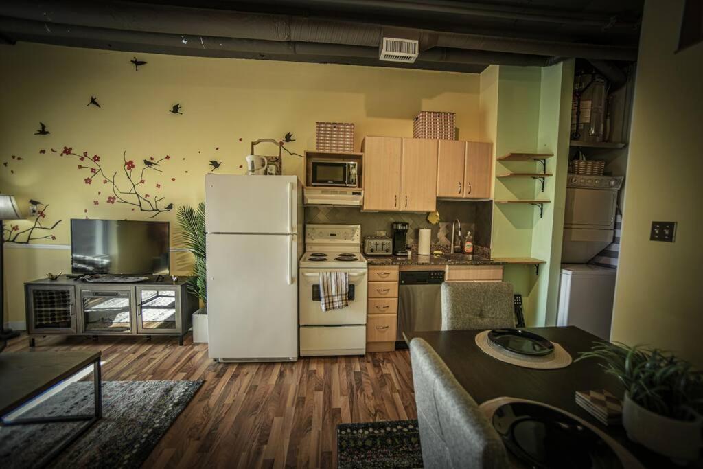 2 Full Beds, Rogers Place Downtown Central, Memorable 1 Bedroom Apartment Edmonton