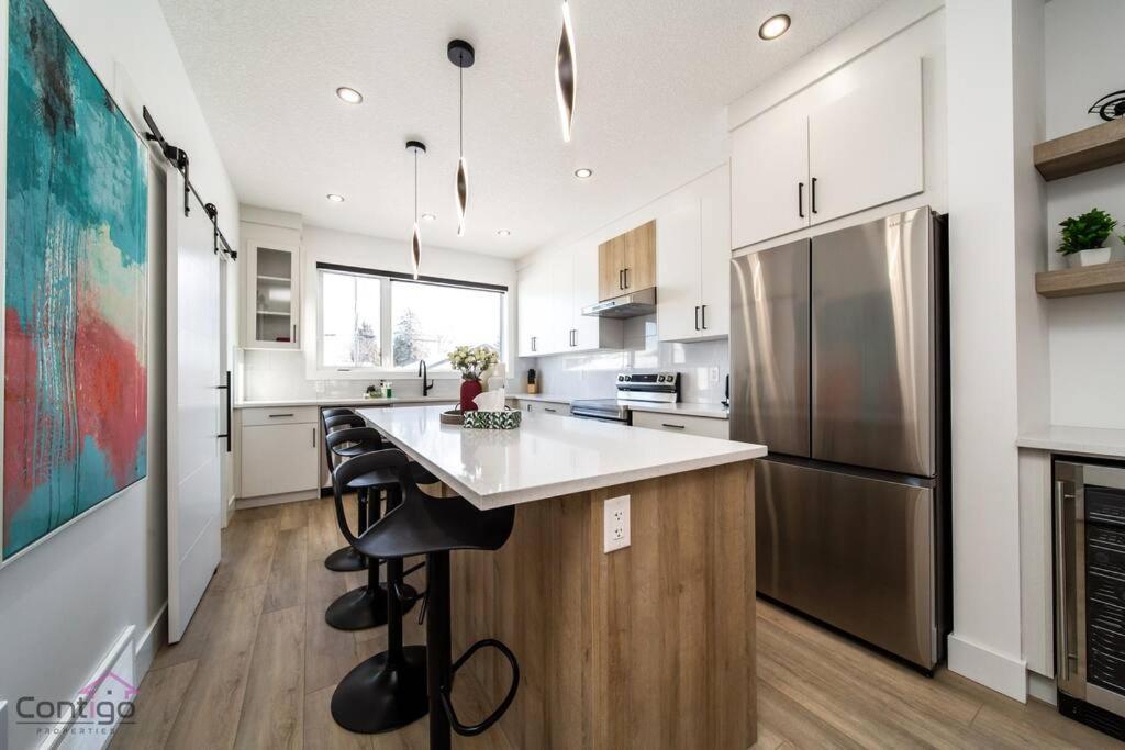 Holiday home The Sherwood, Aircon, Near Wem & Dt, Sleeps 10! Edmonton