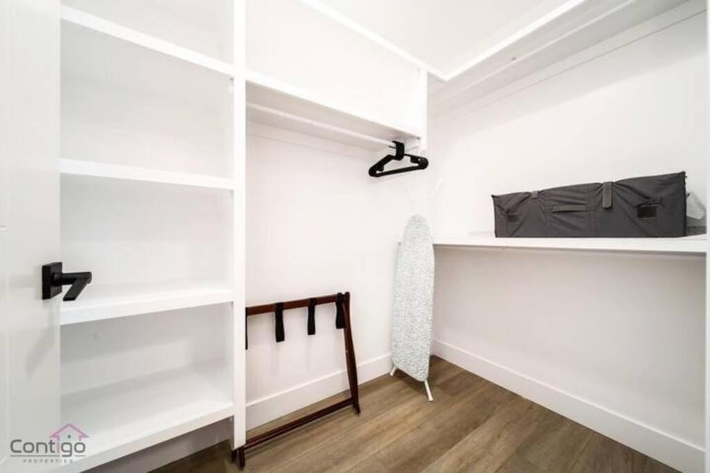 Holiday home The Sherwood, Aircon, Near Wem & Dt, Sleeps 10!