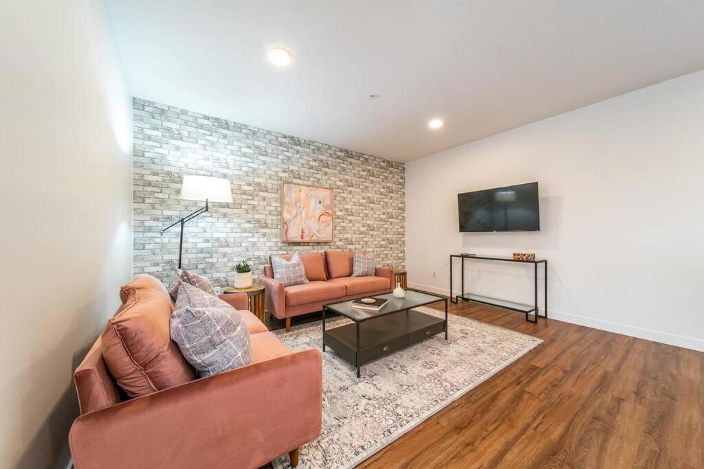 Industrial Romantic U/g Parking 5 Min To Dtn! * Edmonton
