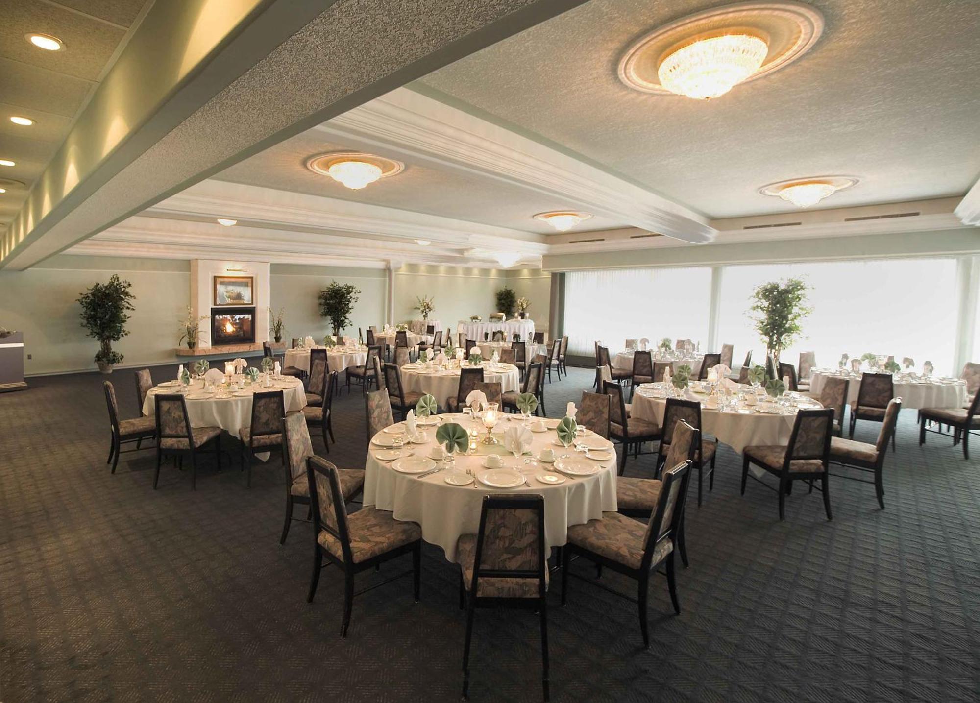 Hotel Chateau Louis & Conference Centre Edmonton