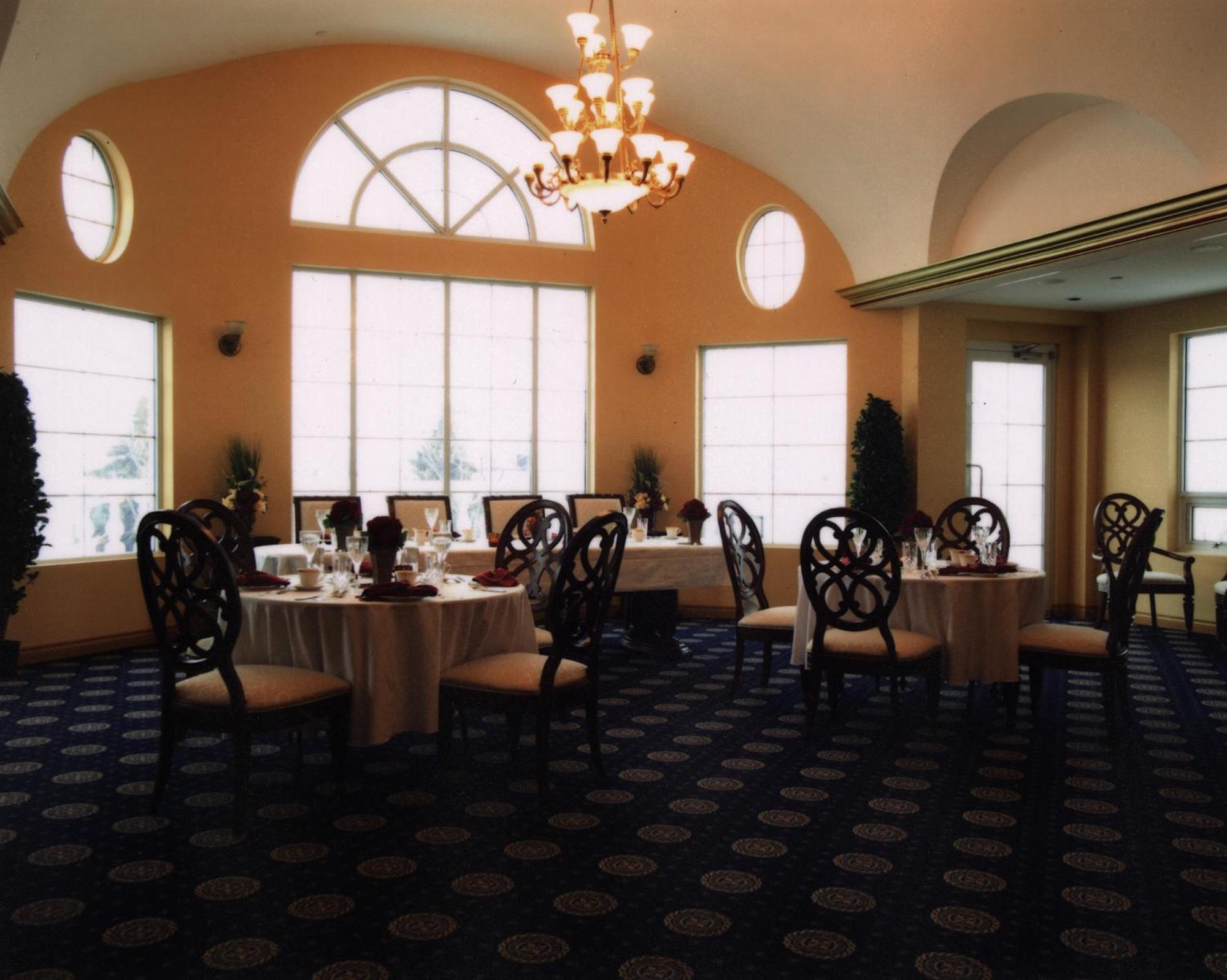 Chateau Louis & Conference Centre 3*