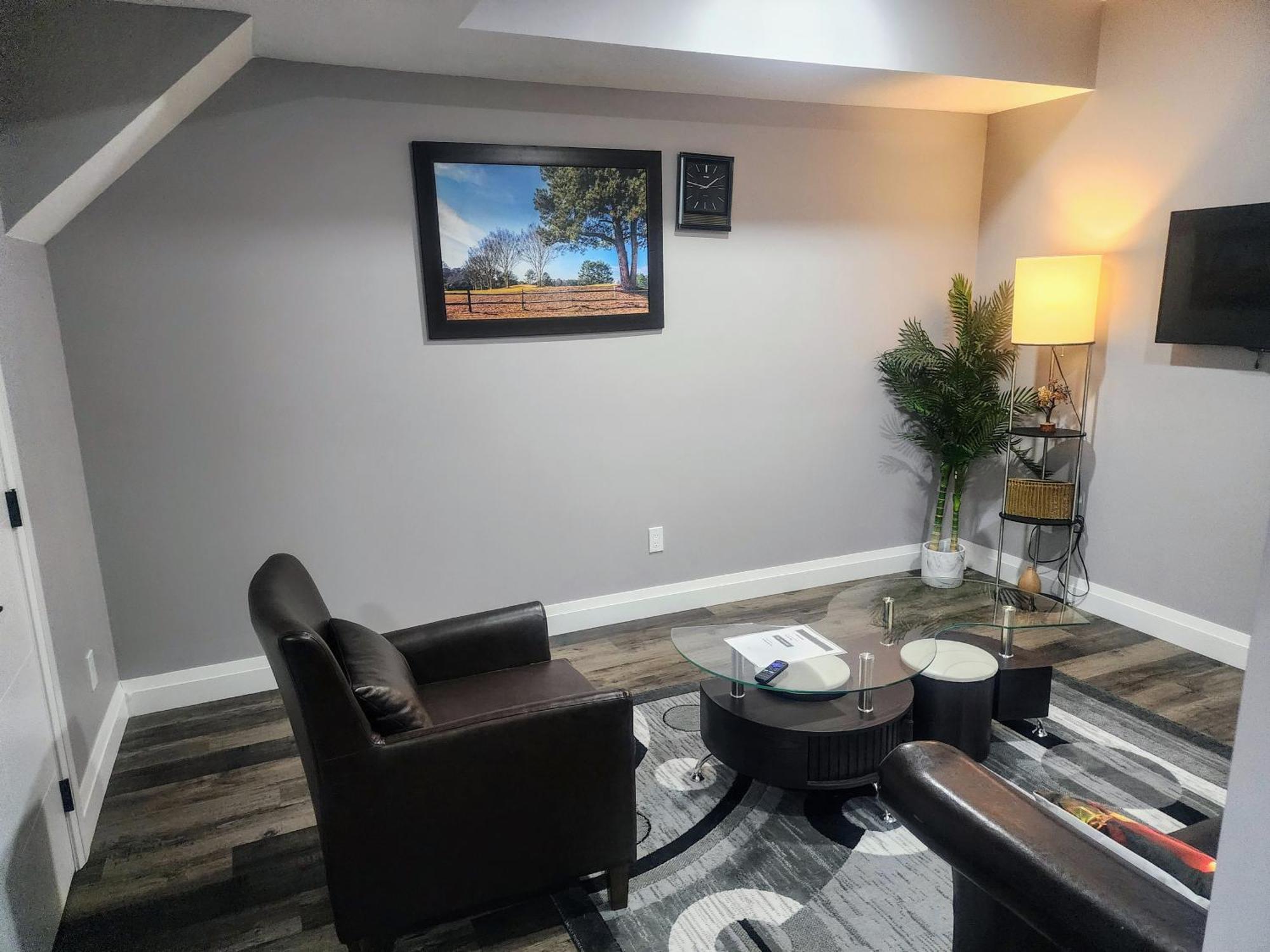 Apartment Cozy Basement - Private Entrance - Free Netflix Edmonton