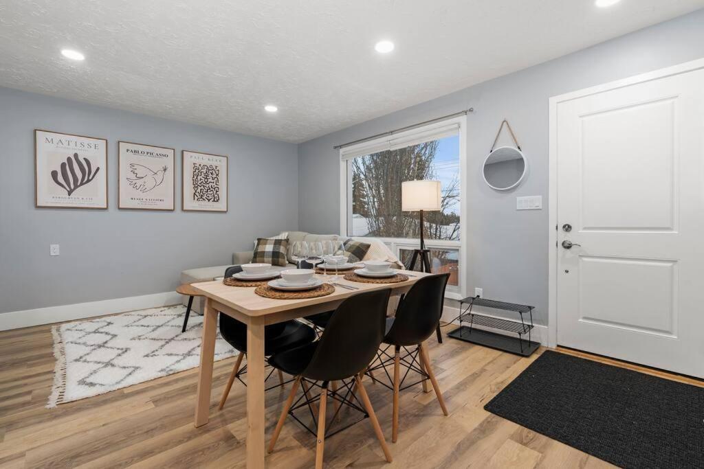 Elegant Boho Retreat - 8 Min To Wem Holiday home Edmonton