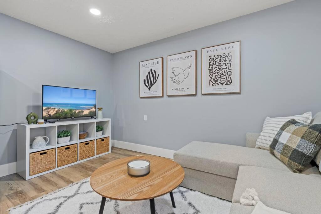 Elegant Boho Retreat - 8 Min To Wem Holiday home Edmonton