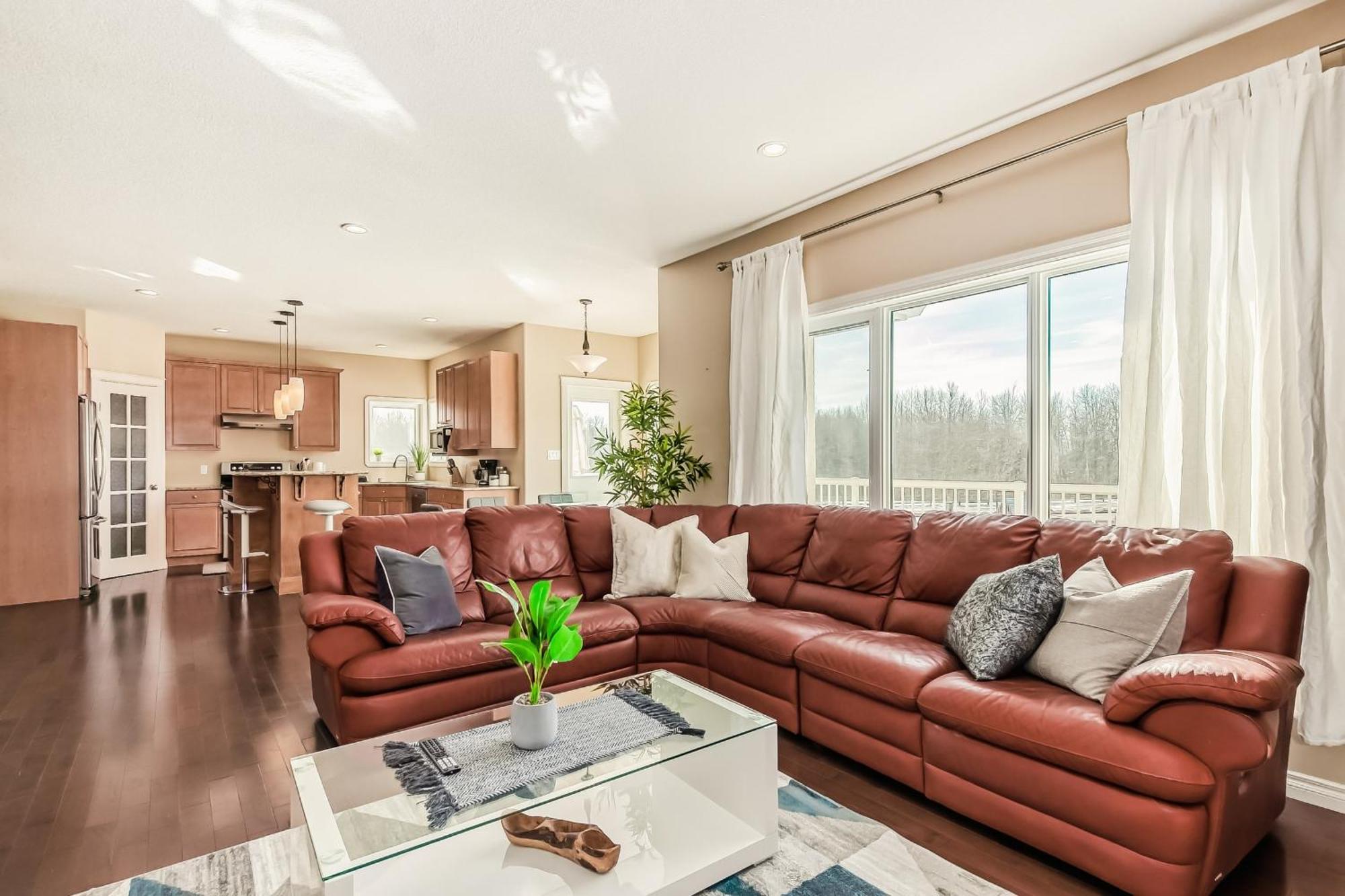 Holiday home Lewis Estates Golf Course Executive By Henday, Whitemud, Step To Shops! Edmonton