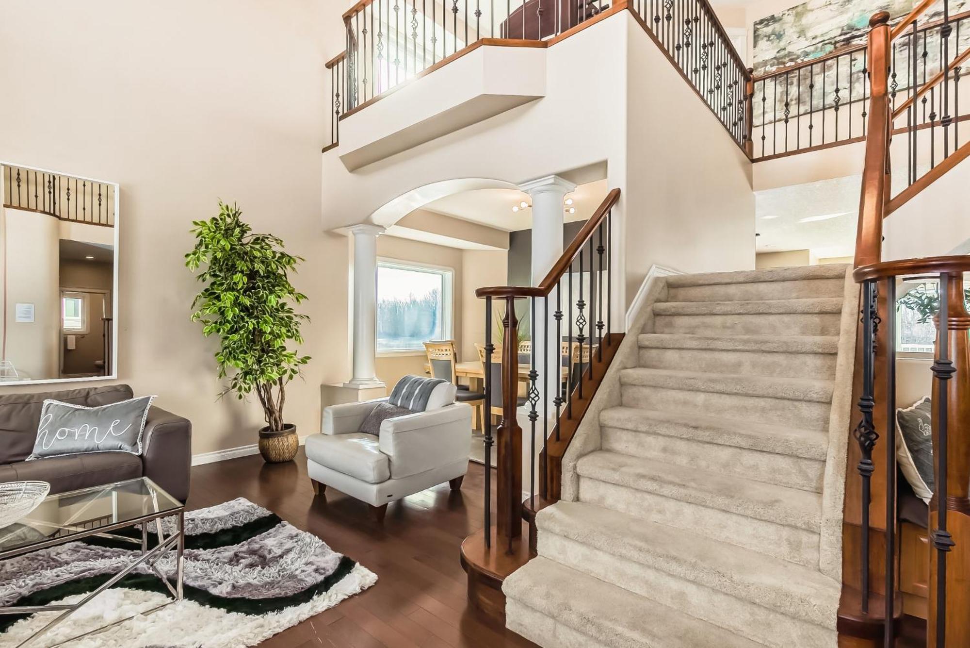 Holiday home Lewis Estates Golf Course Executive By Henday, Whitemud, Step To Shops! Edmonton