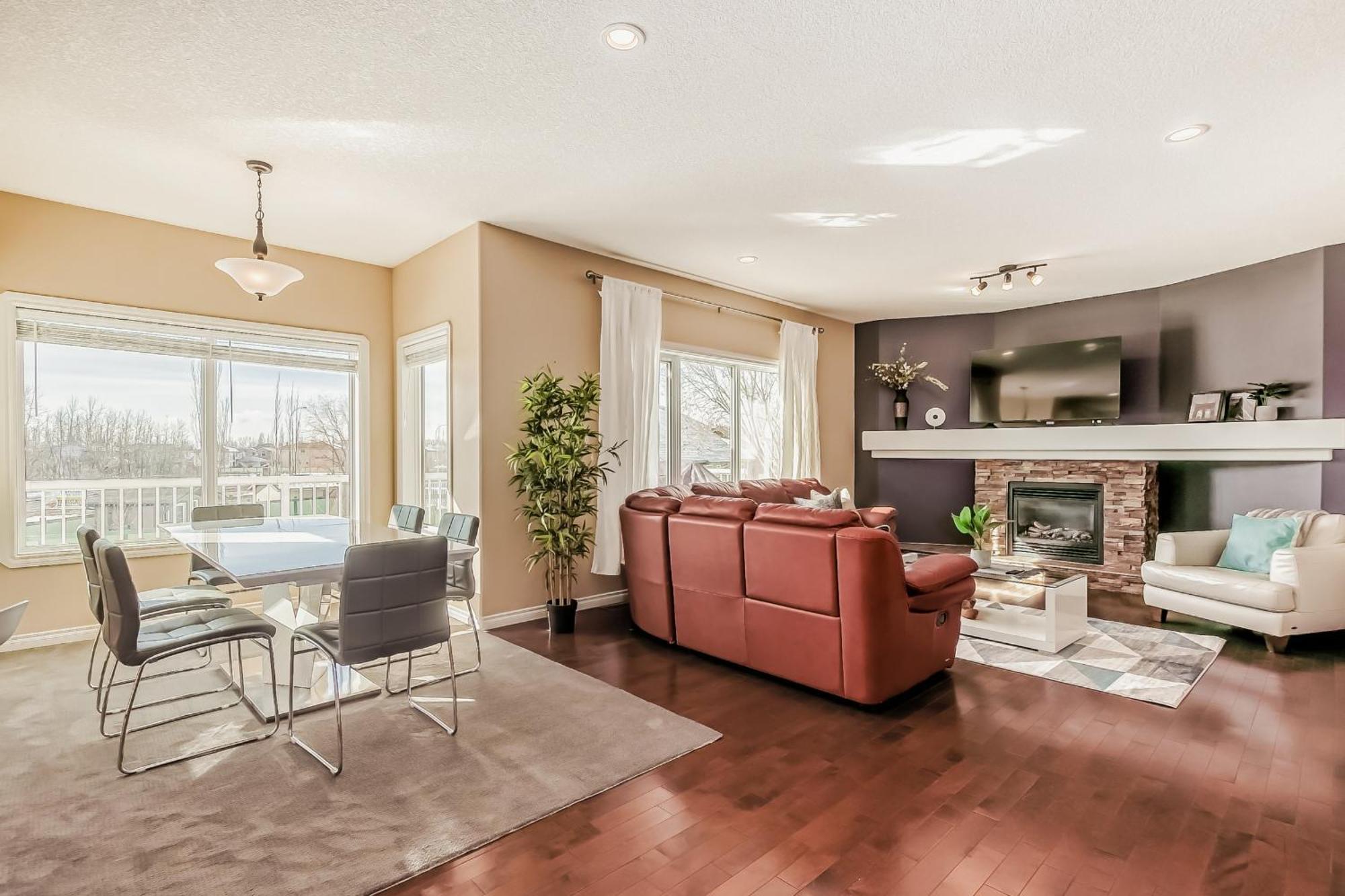 Lewis Estates Golf Course Executive By Henday, Whitemud, Step To Shops! * Edmonton