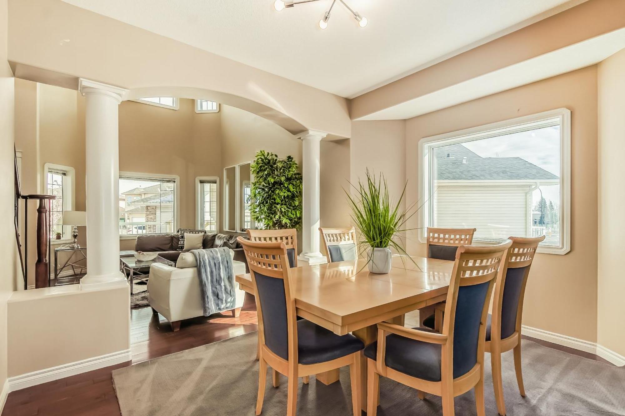Lewis Estates Golf Course Executive By Henday, Whitemud, Step To Shops! Holiday home *