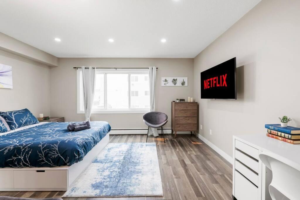 Modern & Unique Unit * Edmonton