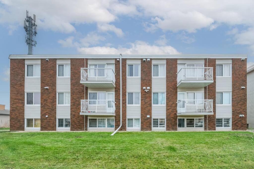 Modern & Unique Unit * Edmonton